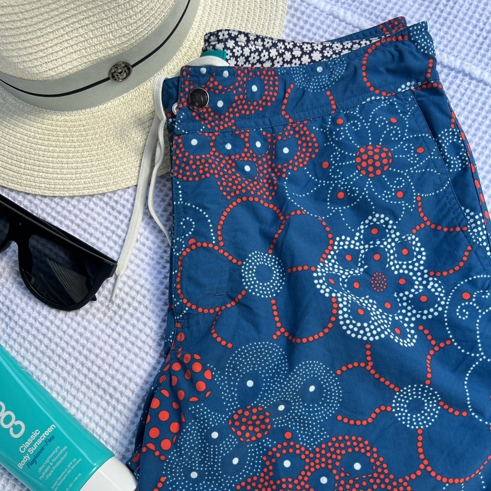 IMPECCABLE CONDITION! * swim trunks!